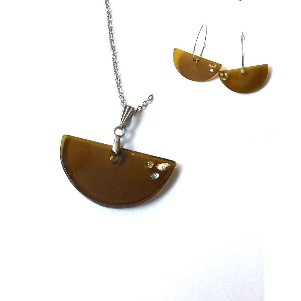 Sada Eudokia z láhve od piva se třpytkami